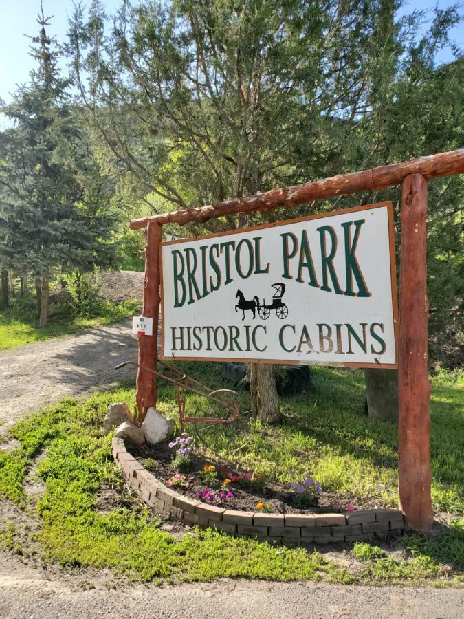 Bristol Cabins لافا هوت سبرينغس المظهر الخارجي الصورة
